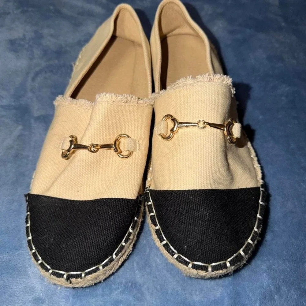 Black & cream espadrille loafers with horsebit detail size 9 women